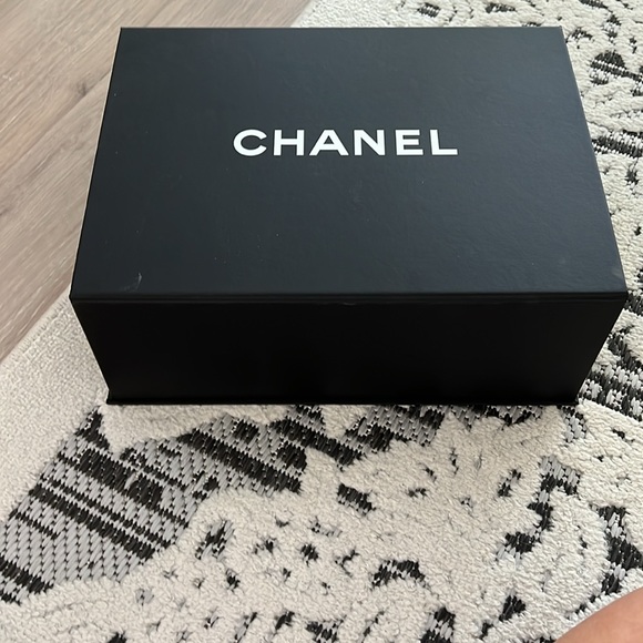 Authentic Chanel box 💥FLASH SALE 💥 - Picture 5 of 7